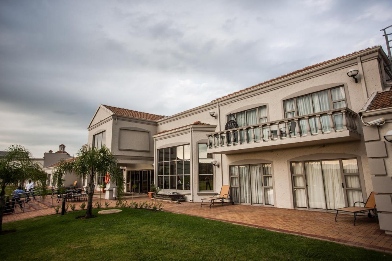 Blackrock Hotel Ньюкасл Экстерьер фото